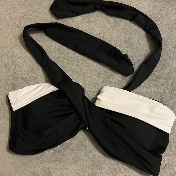 Liz Claiborne Other - Liz Claiborne Bathing Suit Top☀️